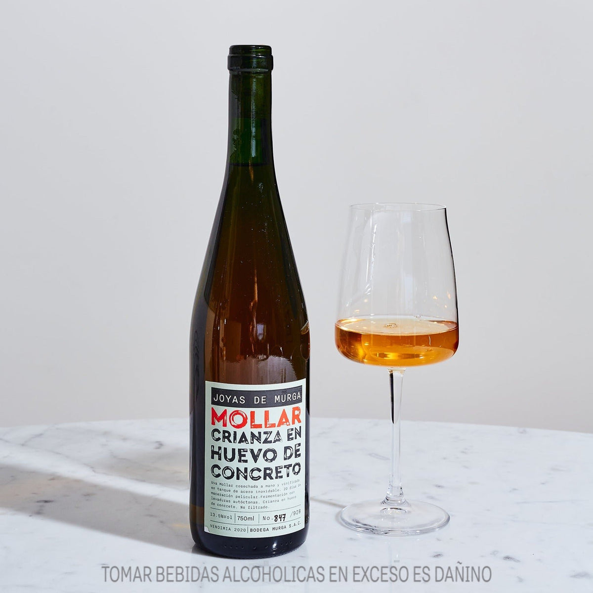 Vino Joyas de Murga Mollar Crianza en Huevo de Concreto. Bodega Murga